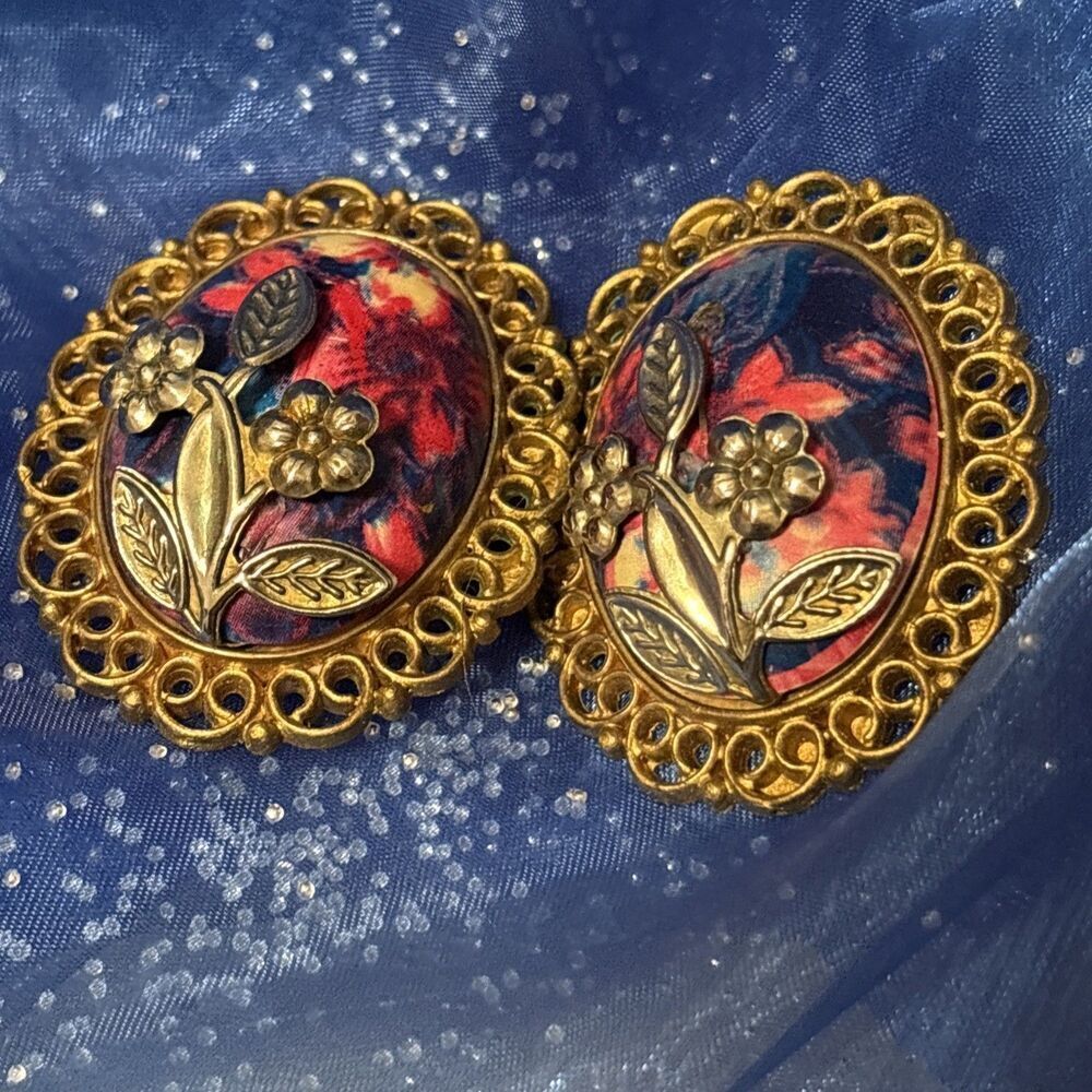 Vintage Filigree Clip On Earrings 3D Flower On Multicolored‎ Background Art Deco